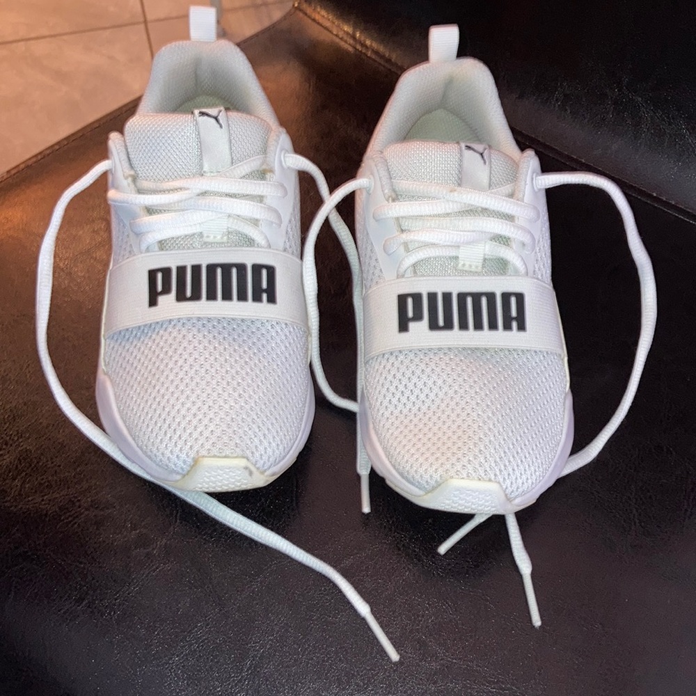 Kids puma sneakers size 2 white with black puma lettering